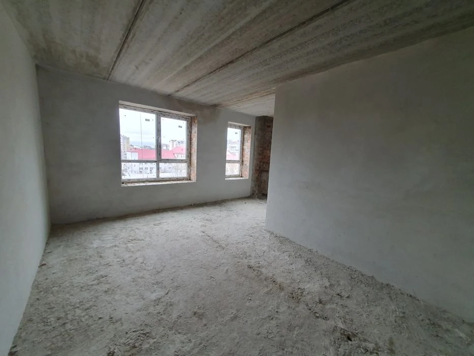 Продам 2кім квартиру біля центрального Озера