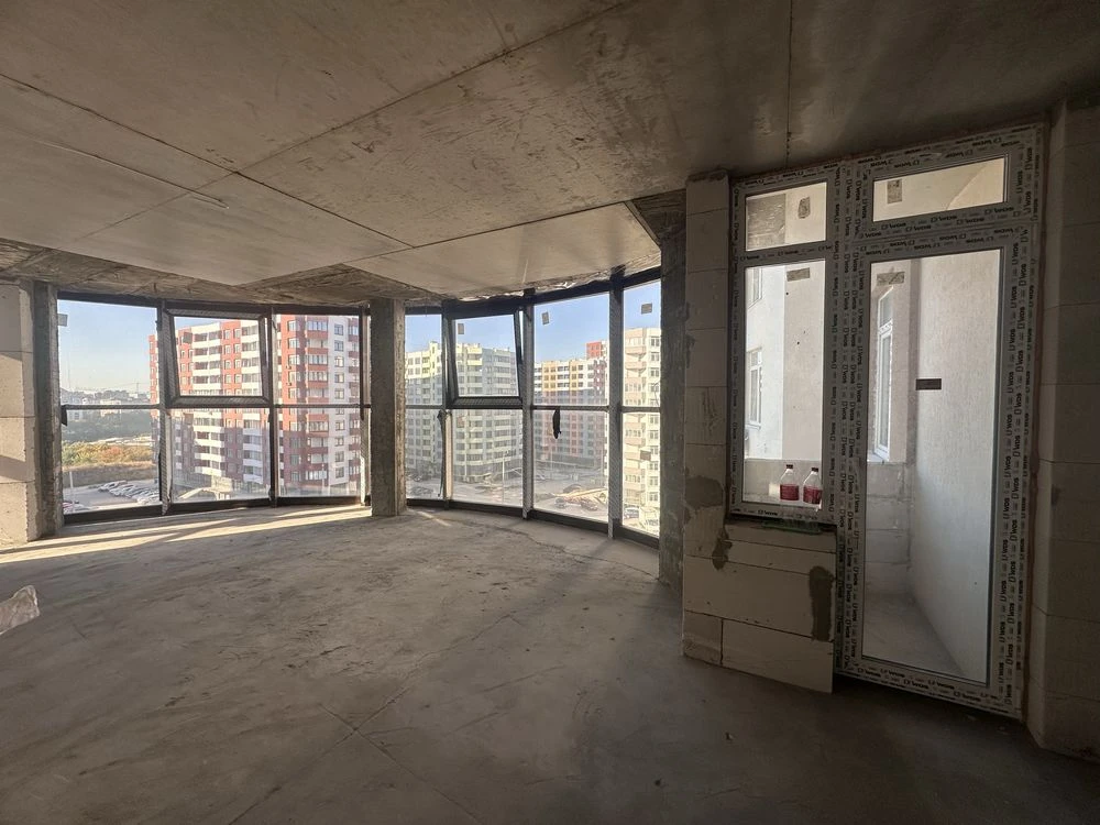 Sale of a 3-room apartment with panoramic windows