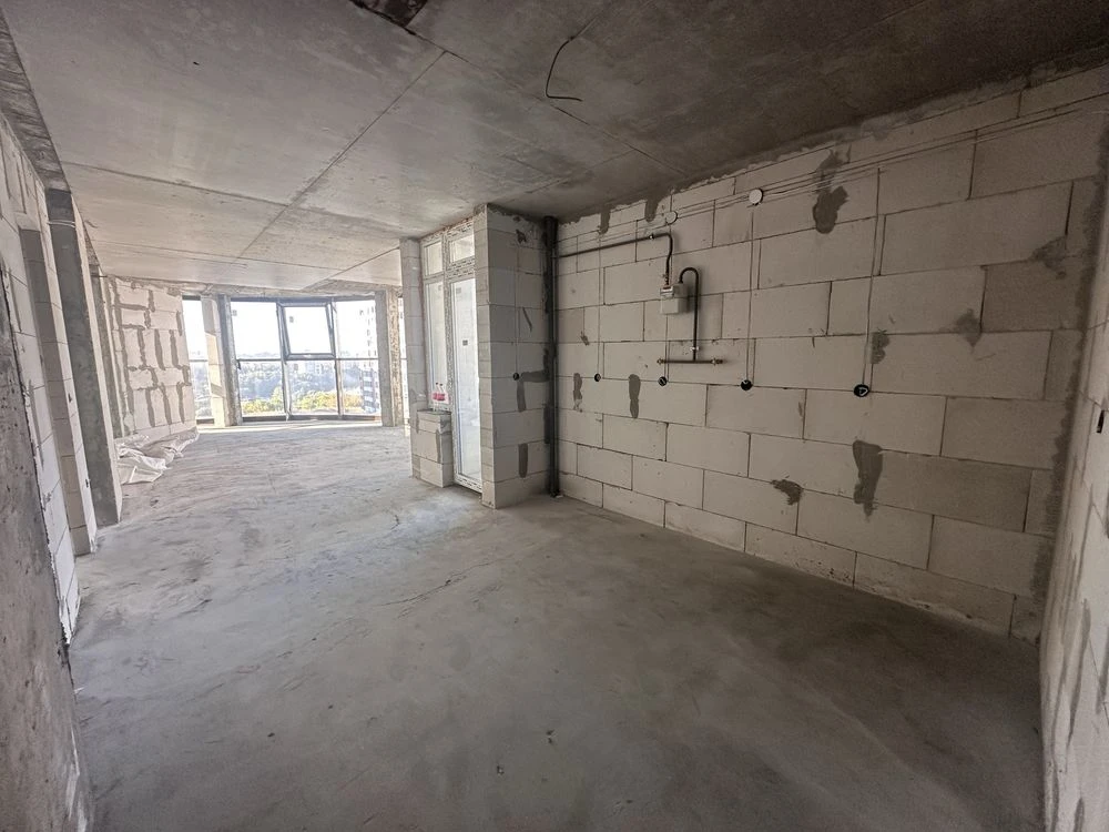 Sale of a 3-room apartment with panoramic windows