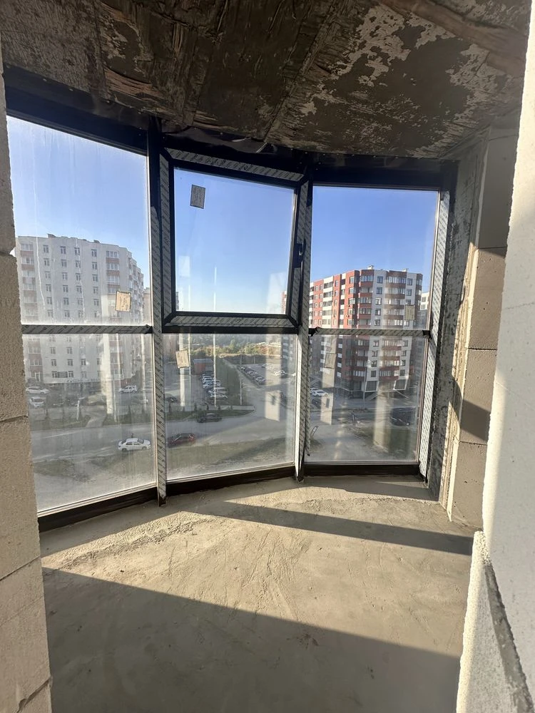 Sale of a 3-room apartment with panoramic windows