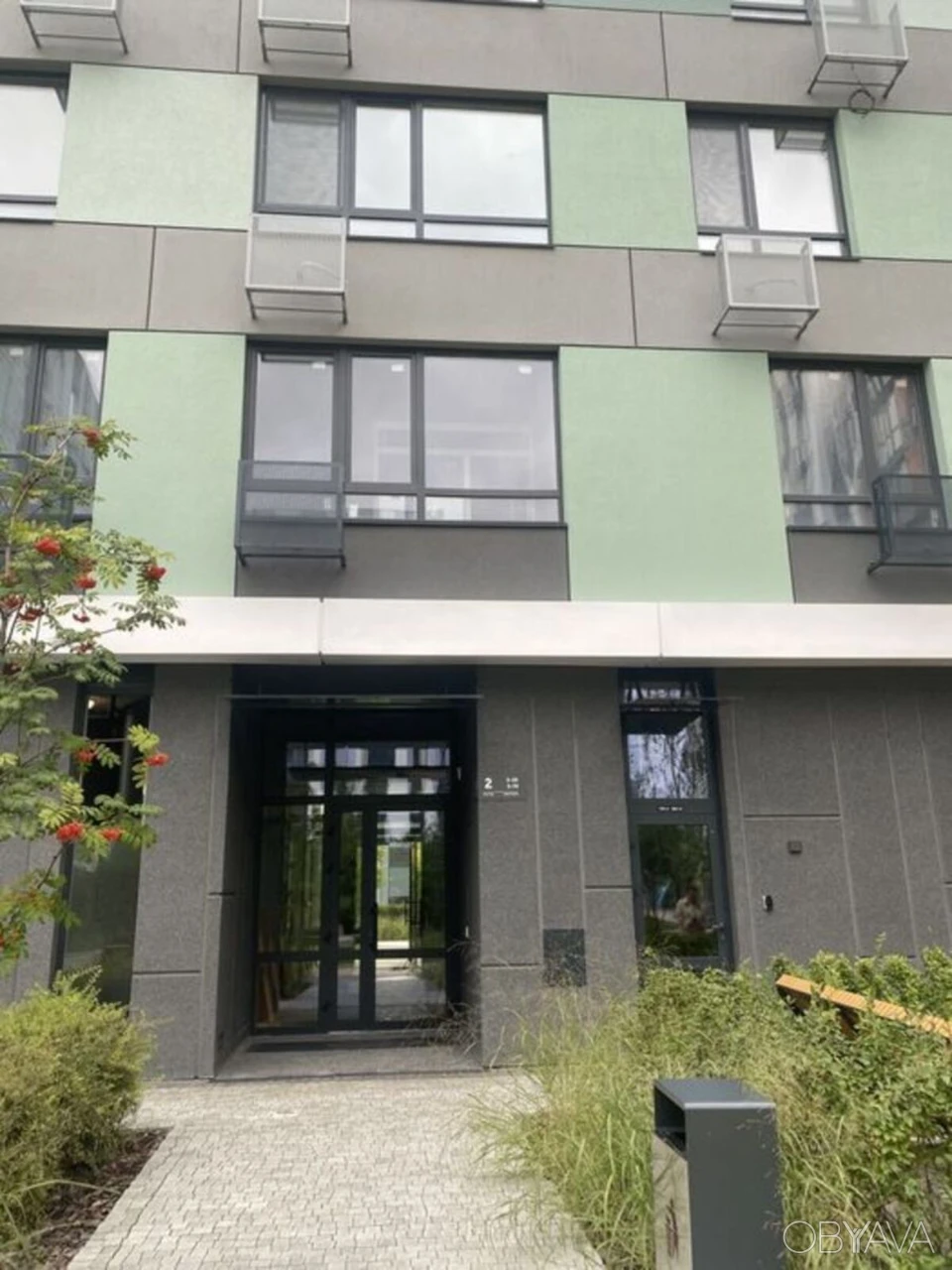 Sale of a spacious 3-bedroom apartment in the Respublika residential complex