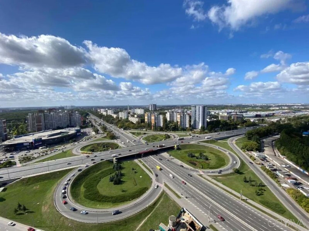 Продается 2-комнатная квартира в ЖК "Метрополис"