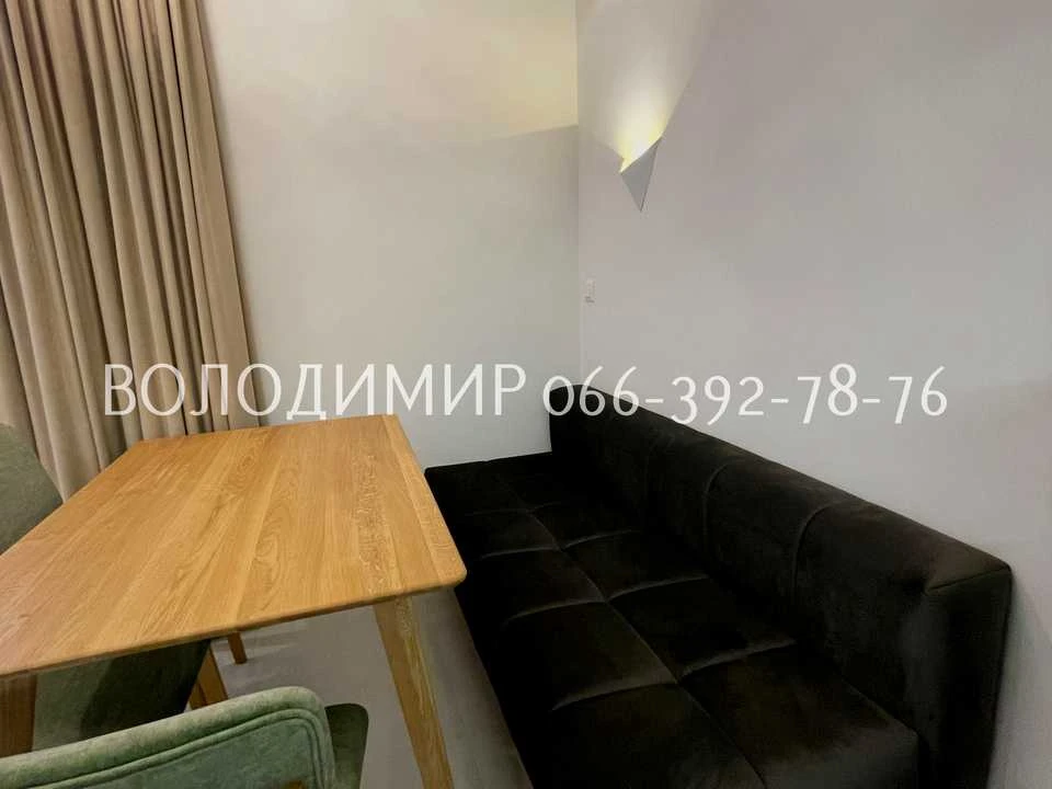 Квартира. Київ, Предславинська вул.