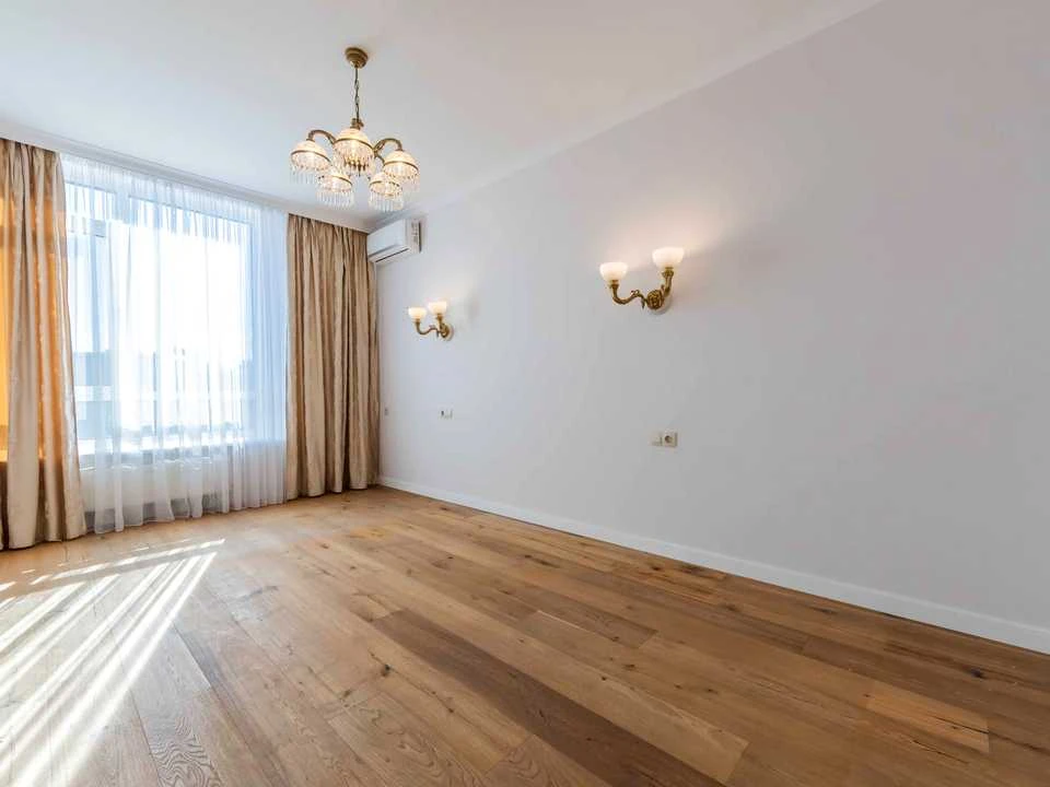 Apartment. Teremykska Street, Kyiv