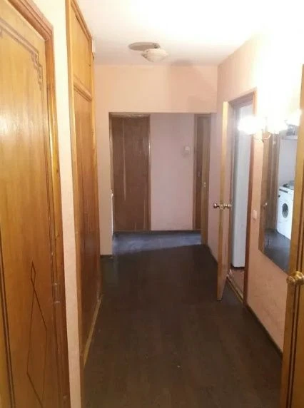 Продається простора, 3-кімнатна квартира. Черемушки.