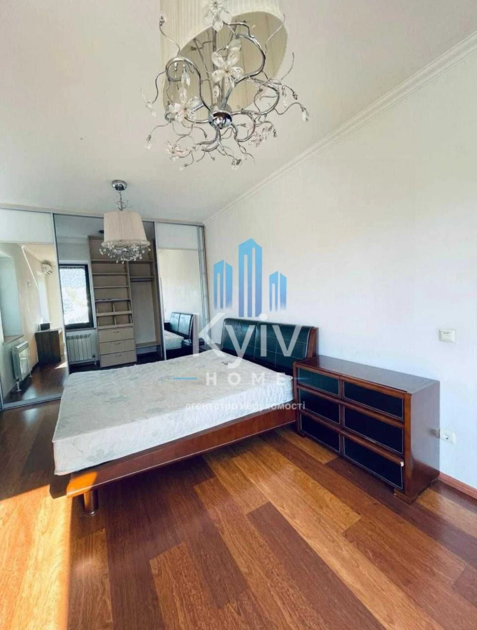 Sale of a two-story brick house in Осокорки, вул. Са
