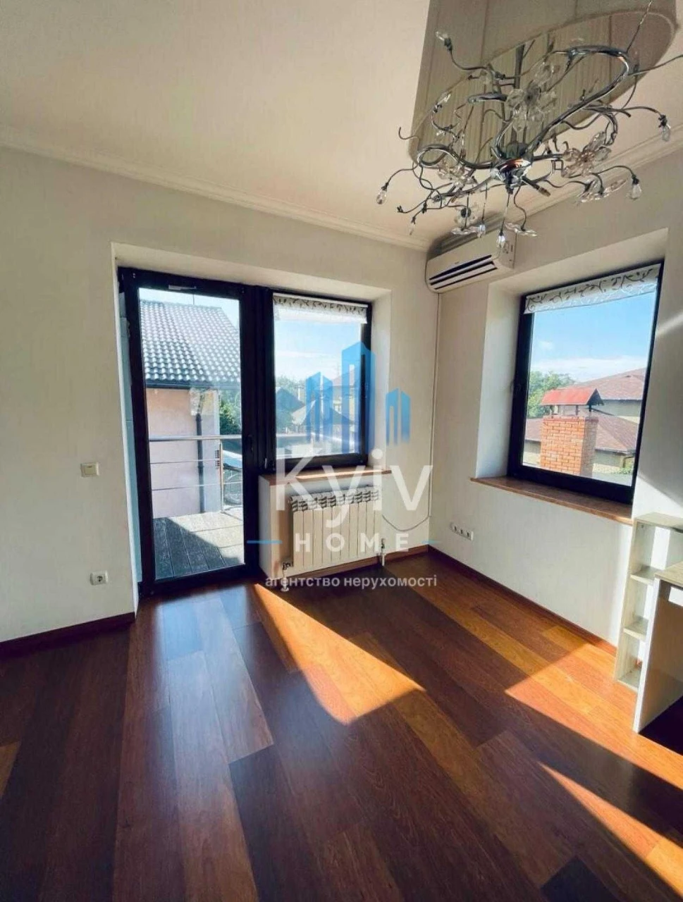 Sale of a two-story brick house in Осокорки, вул. Са