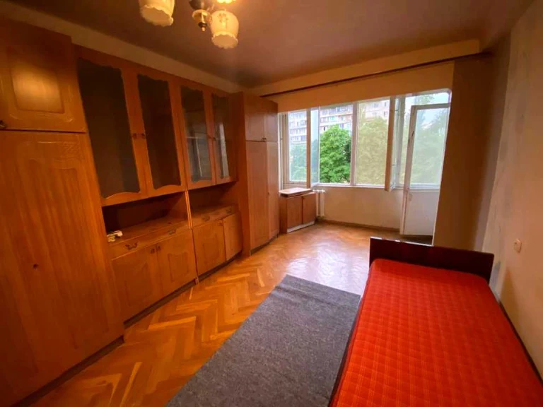Apartment. Kyiv, Amvrosi Buchma Boulevard.