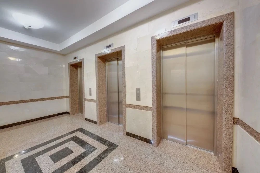 8-room apartment for sale at 18a Instytutska Street in the residential complex "Lypska Vezha"