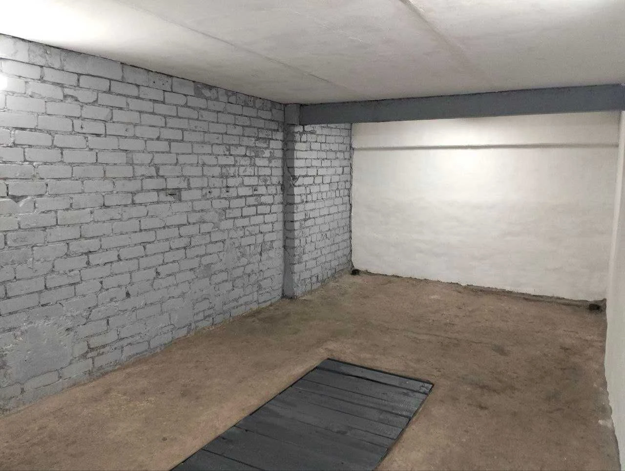 For sale: Large garage in GK Planer 7.5 x 3.5 meters