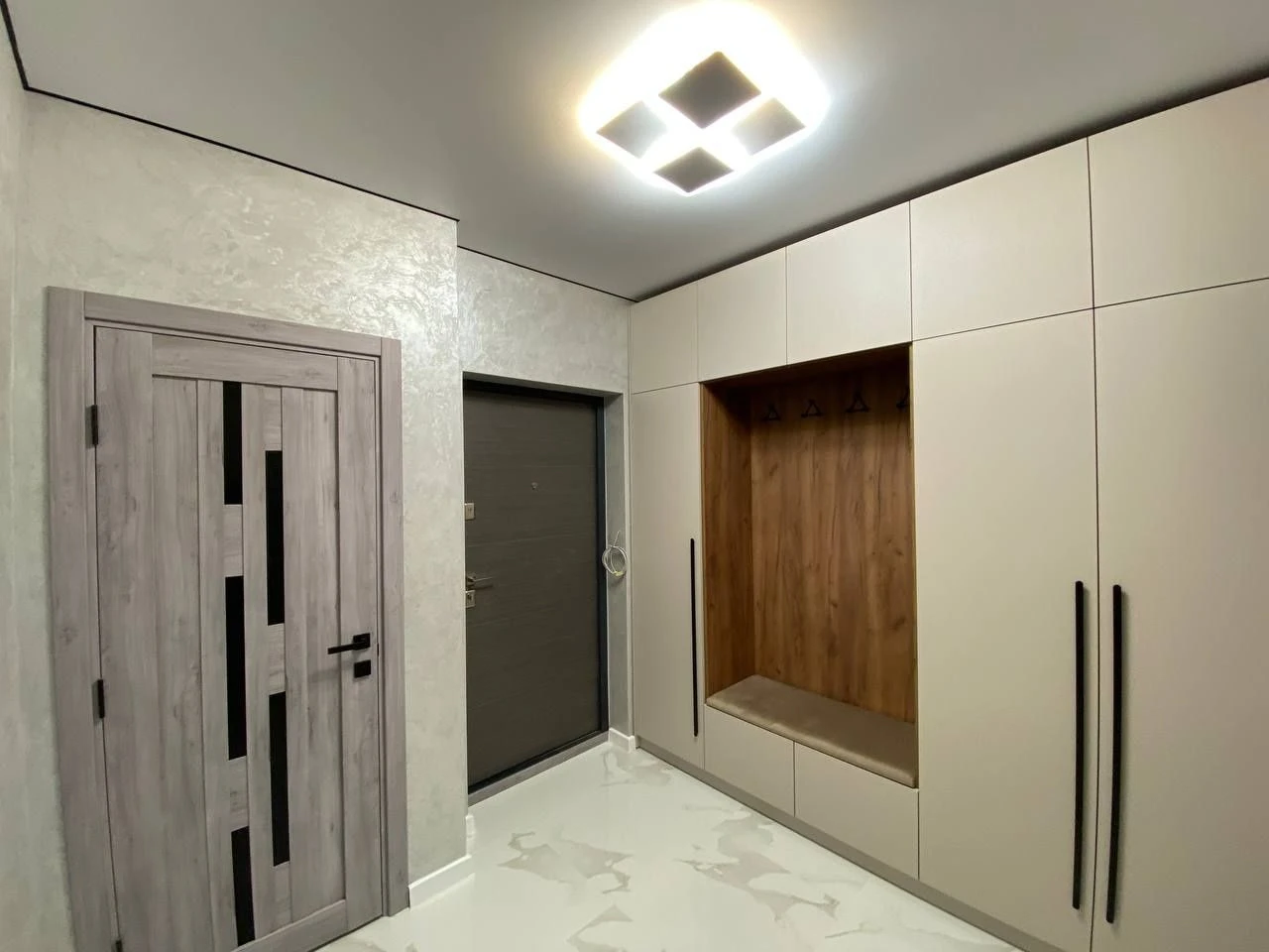 Sale of a modern 1.5-room apartment with an area of 47 m² at address