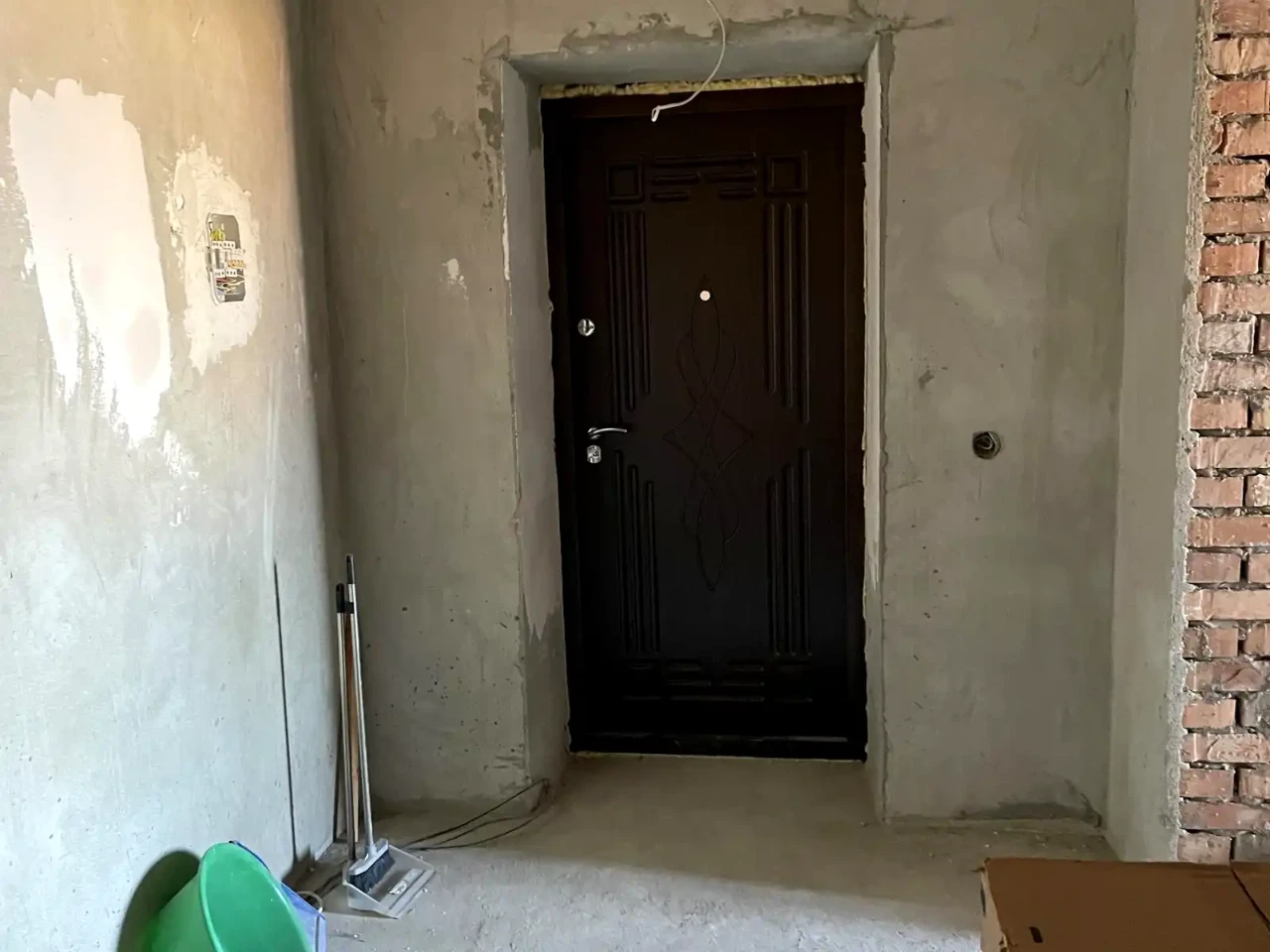 2-room apartment for sale, 83 m² on the 7th floor.