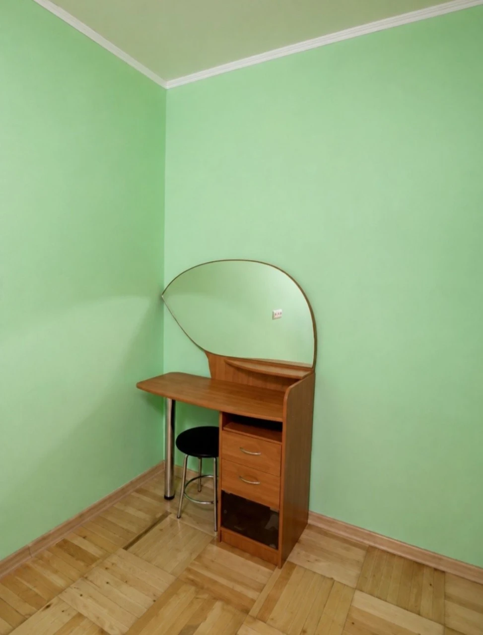 Sale of a 3-room apartment. Oleksiyivka. Certificate.