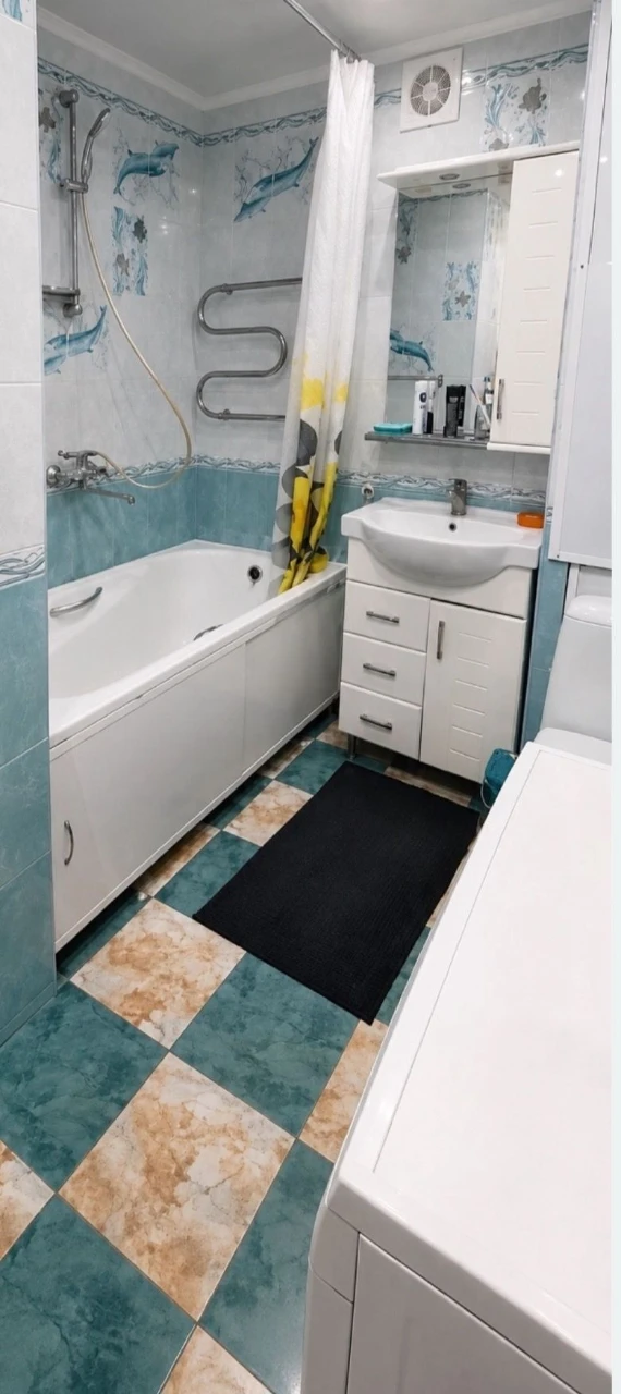 Sale of a 3-room apartment. Oleksiyivka. Certificate.