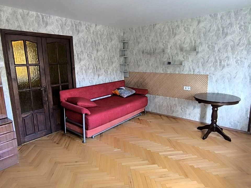 Apartment. Akademika Glushkova Prospect