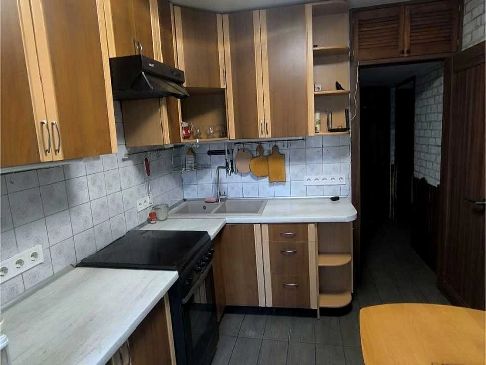 Apartment. Akademika Glushkova Prospect