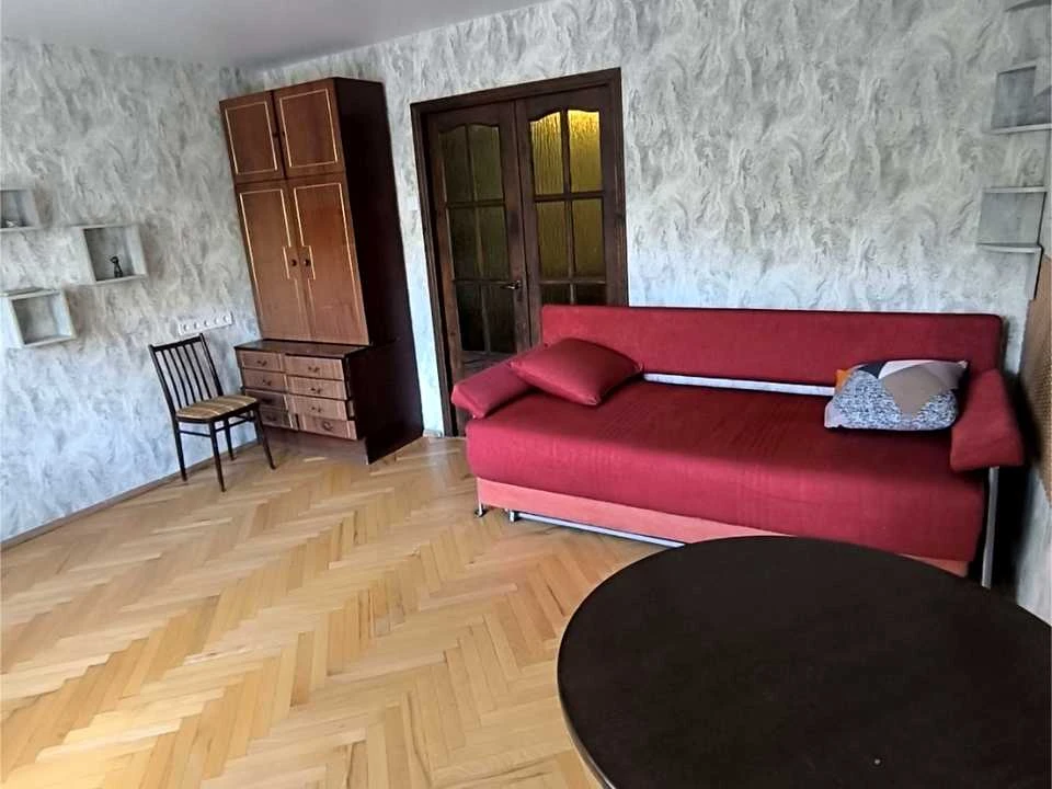 Apartment. Akademika Glushkova Prospect