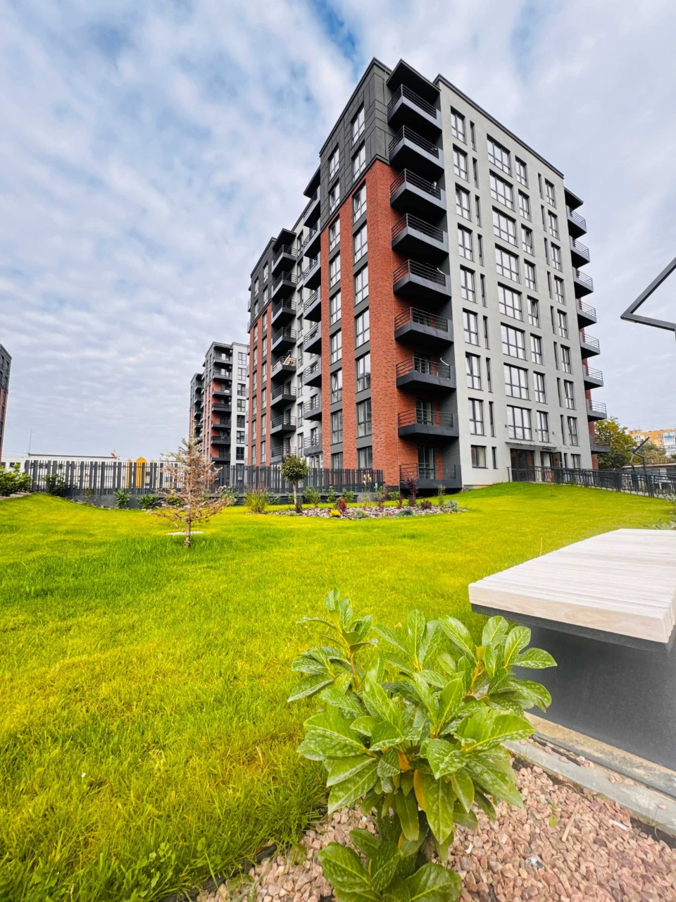 Продажа 5 квартир в West Towers Ужгород