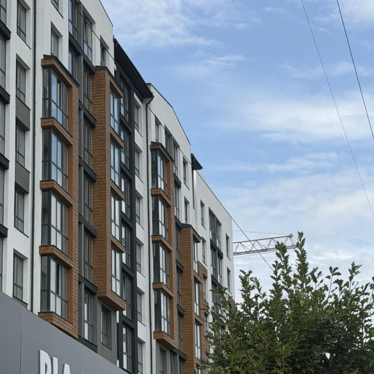 3-кімнатна квартира, 65 м2 біля міського парку