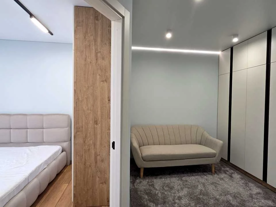 Apartment. Ivano-Frankivsk, Pysdenny Bulvar