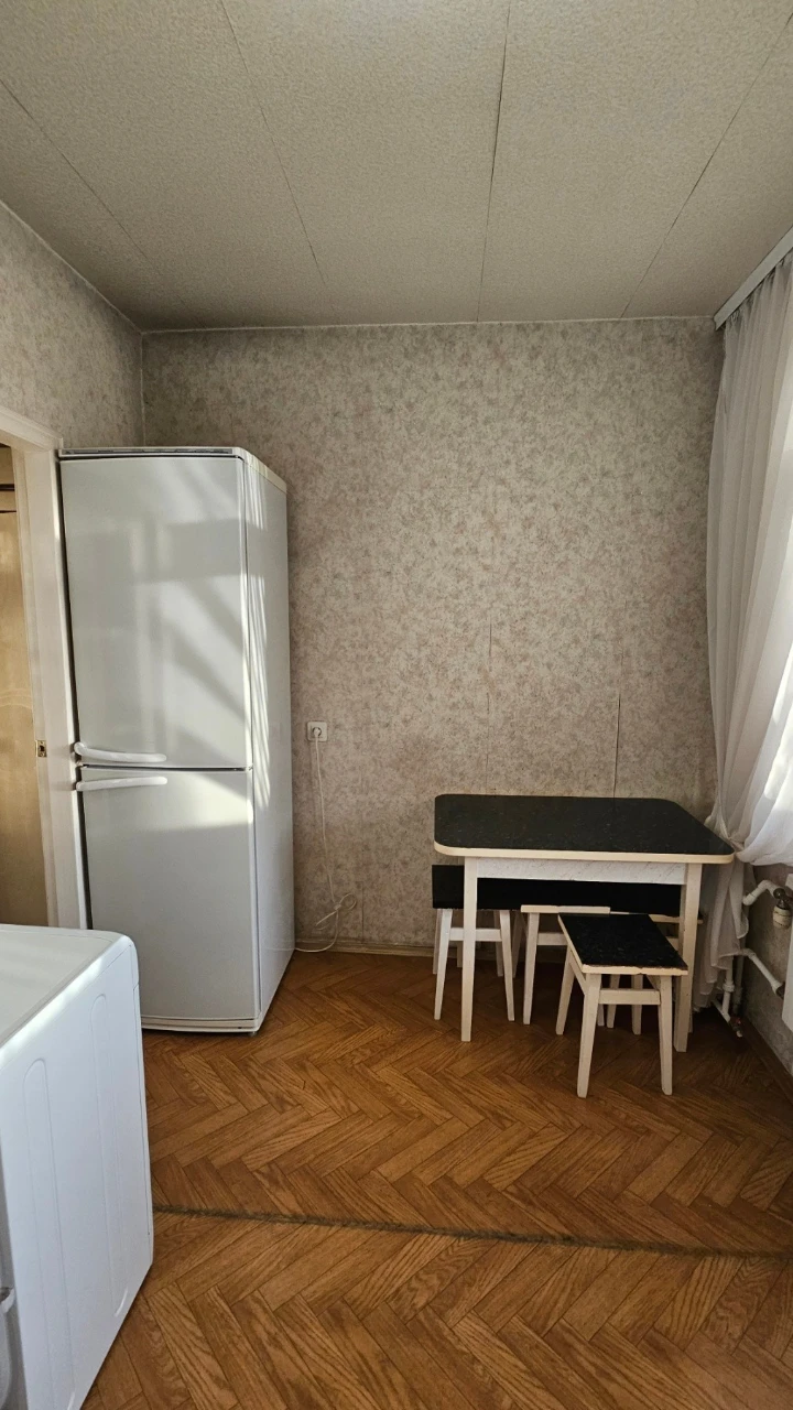 Оренда 1-кімнатної квартири 45 м², Михайла Гришка вул., 10