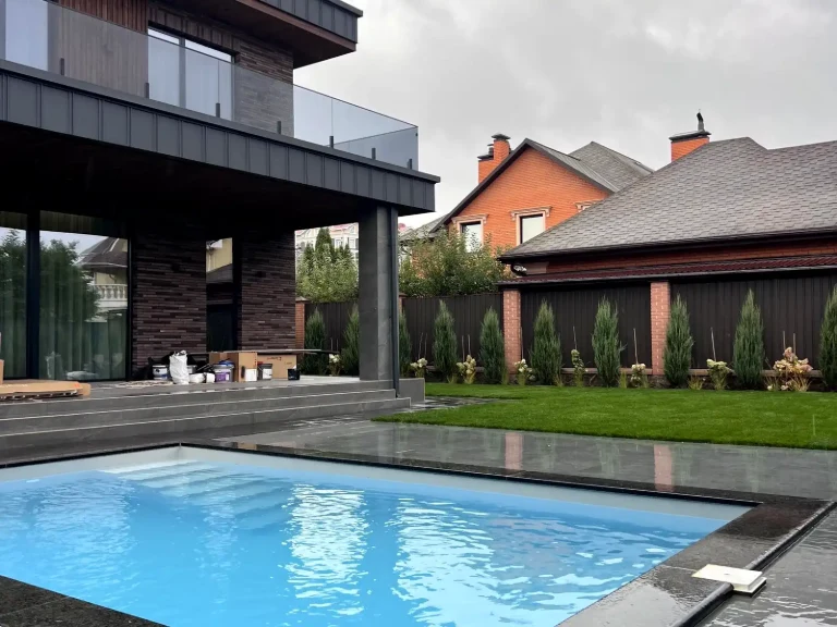 Продаж будинку 248 м² 10 сот.