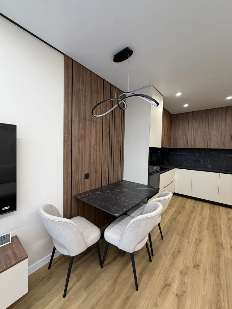 Selling a 3-bedroom apartment in ЖК Нова Англія 61 sq.m.