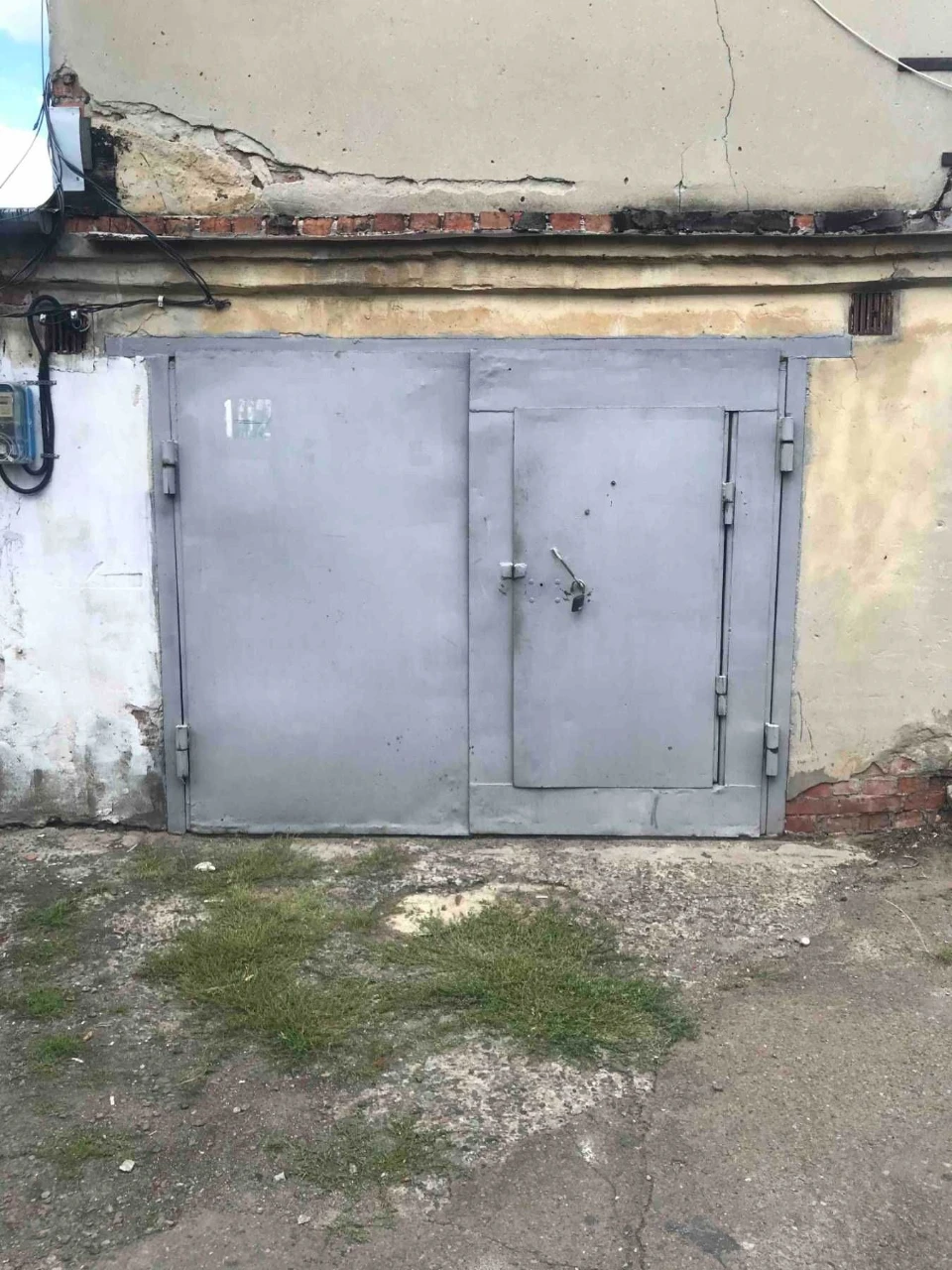 Brick garage for sale in the "Autoлюбитель" cooperative