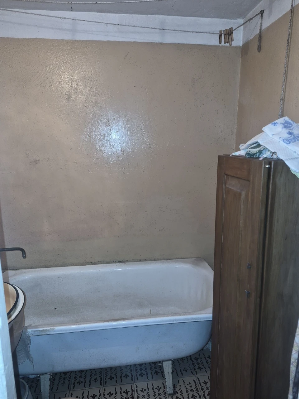 For Sale: 2-bedroom apartment on Kroshni