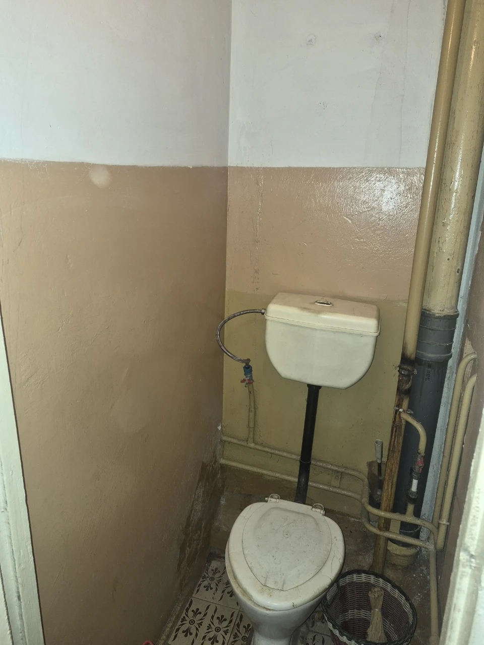 For Sale: 2-bedroom apartment on Kroshni