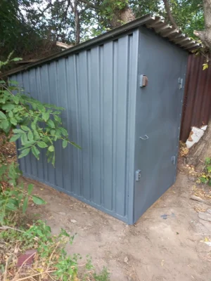 For sale: Motorcycle garage