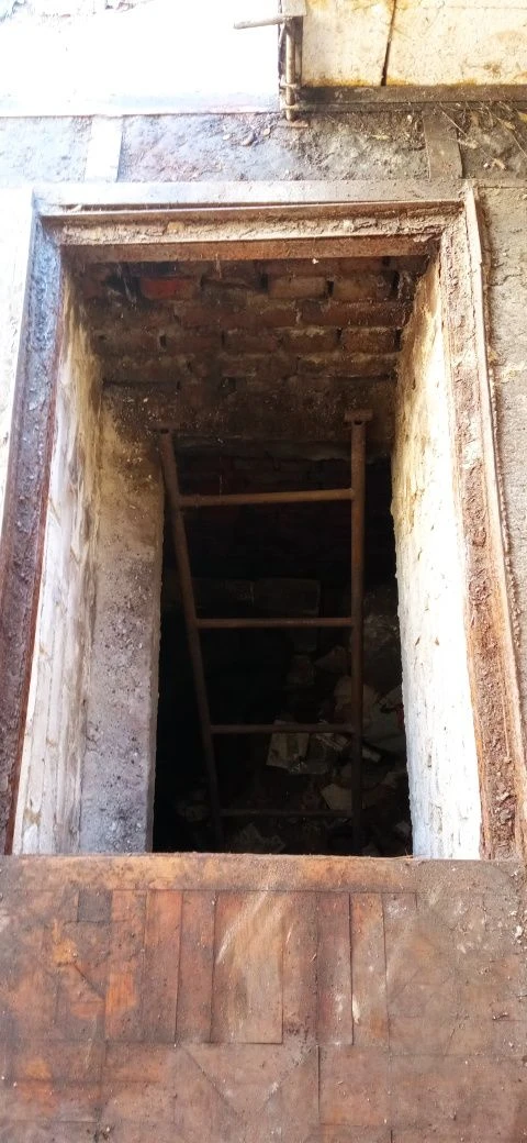 For Sale: Solid Garage