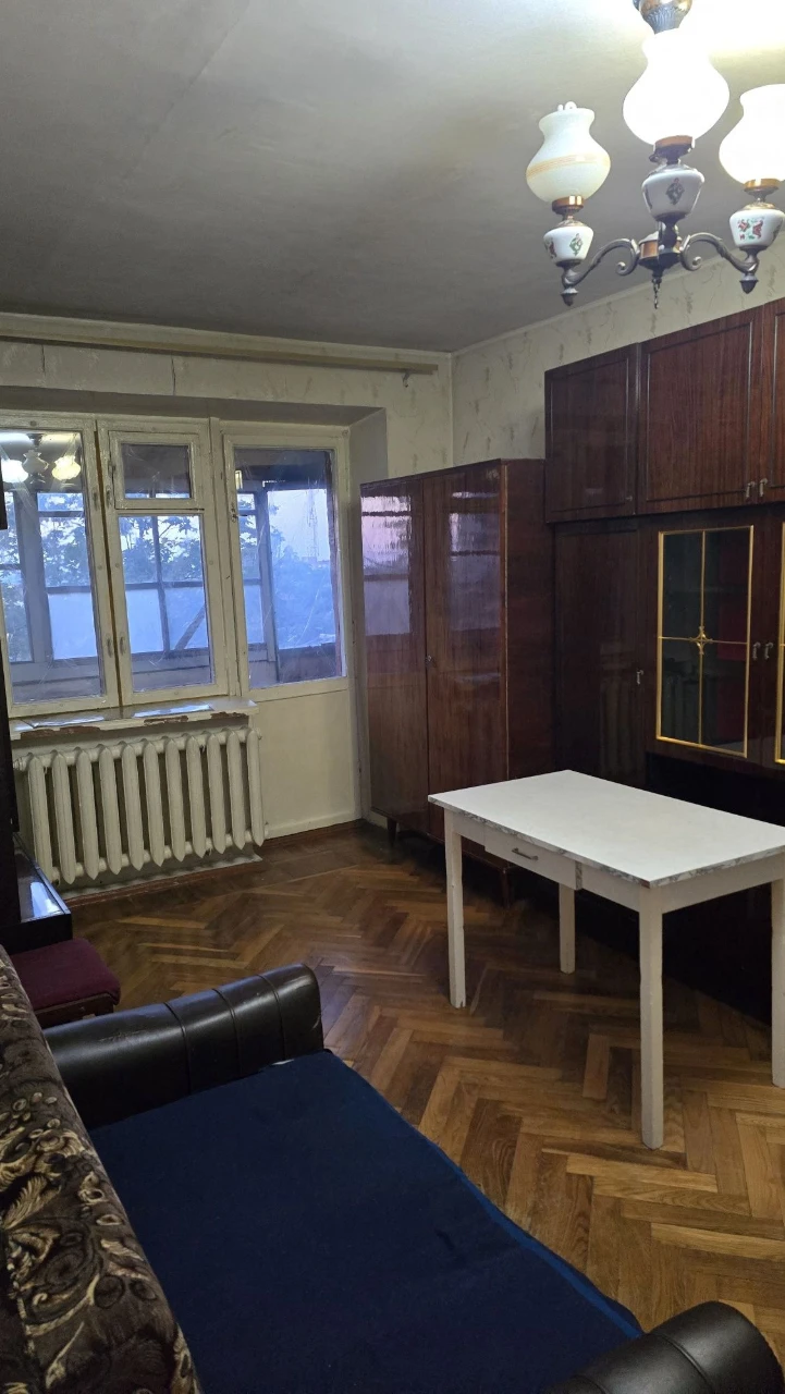 Selling 1-bedroom apartment on Bolshaya Morskaya Street.