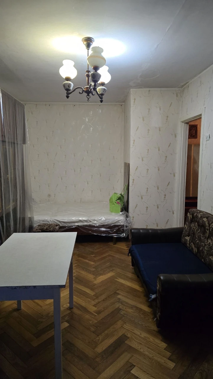 Selling 1-bedroom apartment on Bolshaya Morskaya Street.