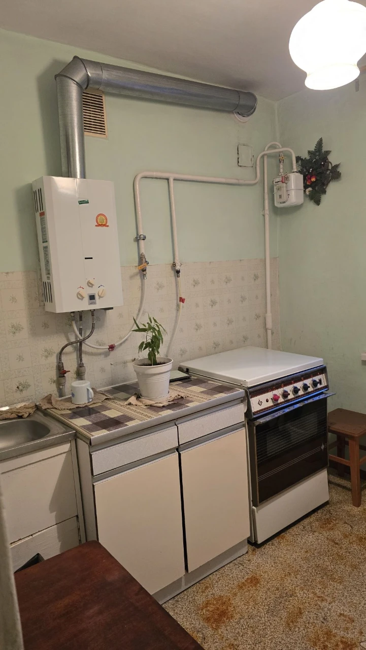 Selling 1-bedroom apartment on Bolshaya Morskaya Street.