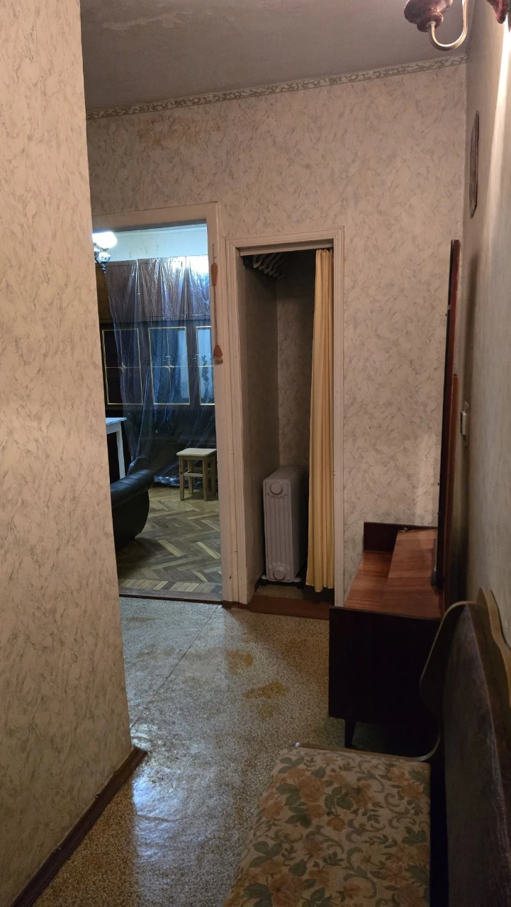 Selling 1-bedroom apartment on Bolshaya Morskaya Street.
