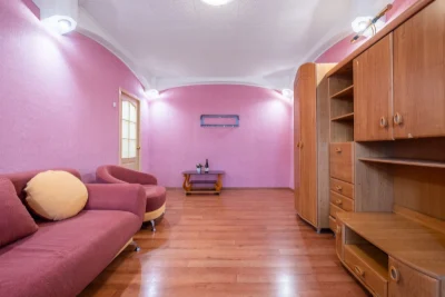 Rent 2 room apartment; Obolon; 2 min to metro; No Commission