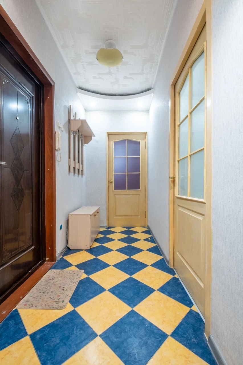 Rent 2 room apartment; Obolon; 2 min to metro; No Commission