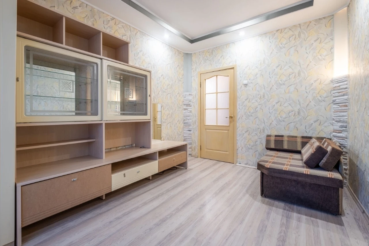 Rent 2 room apartment; Obolon; 2 min to metro; No Commission