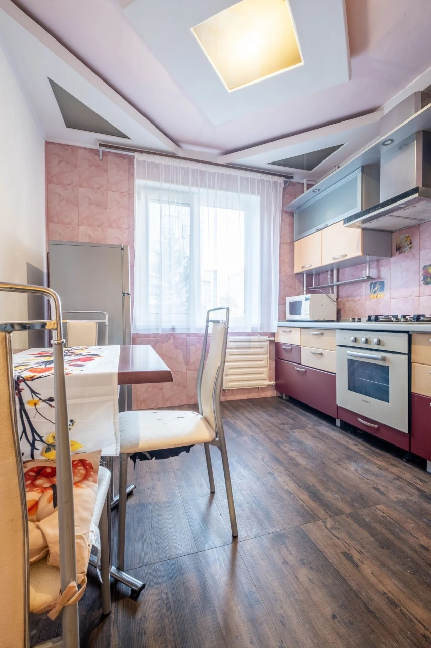 Rent 2 room apartment; Obolon; 2 min to metro; No Commission