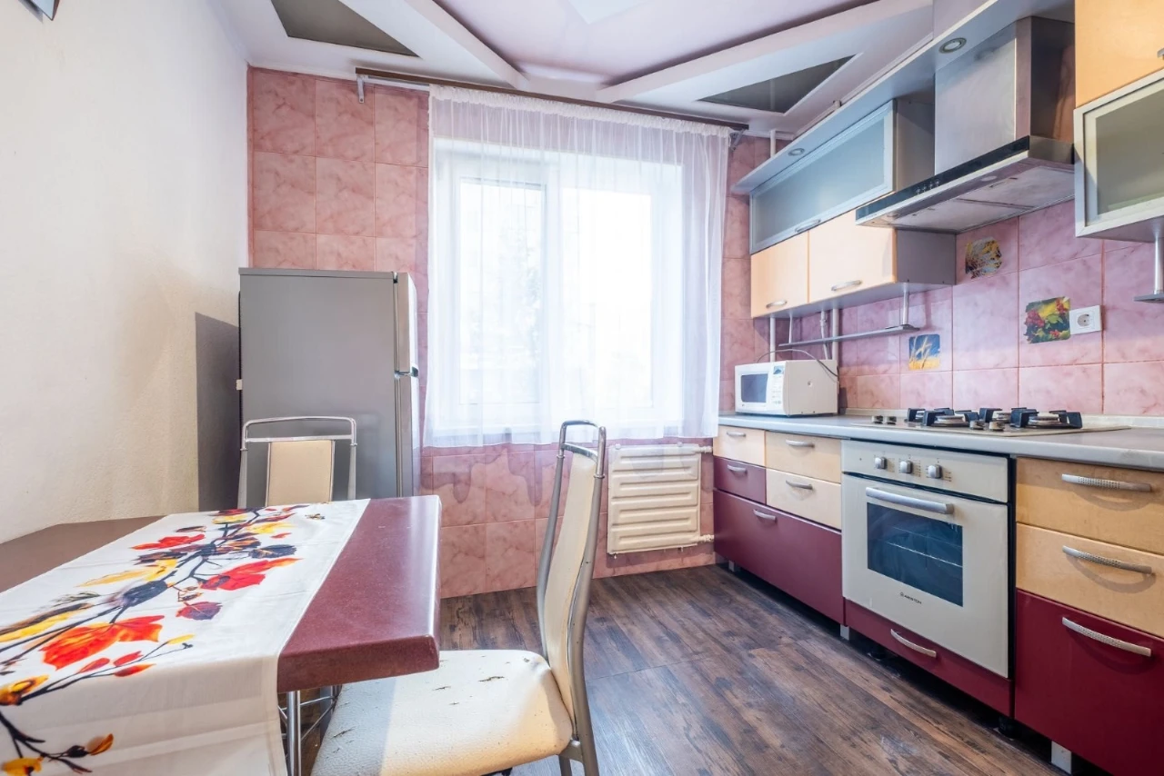 Rent 2 room apartment; Obolon; 2 min to metro; No Commission