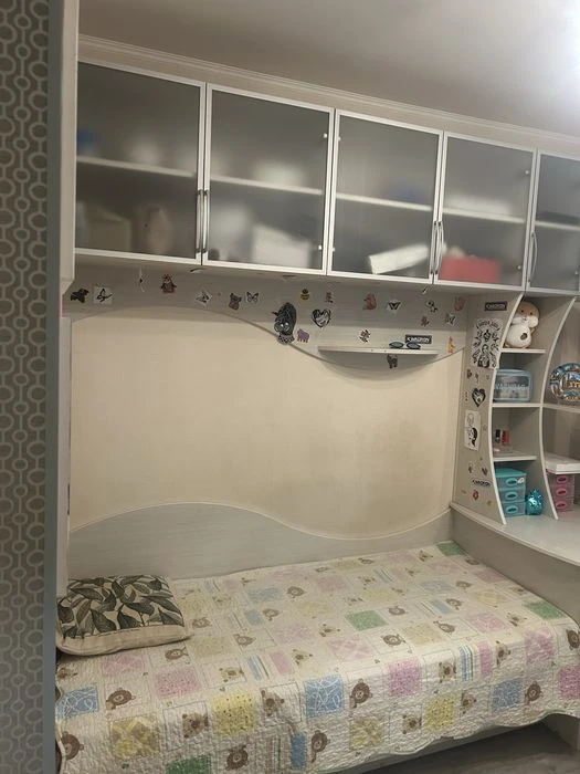 Heroes of the Dnieper, Pivnichna 54g, large renovated apartment.
