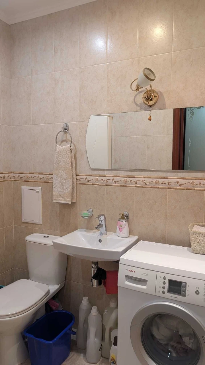 Продам 3-кімнатну квартиру на Осокорках. Дніпровська набереж
