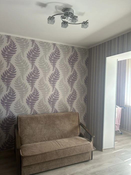 Heroes of the Dnieper, Pivnichna 54g, large renovated apartment.