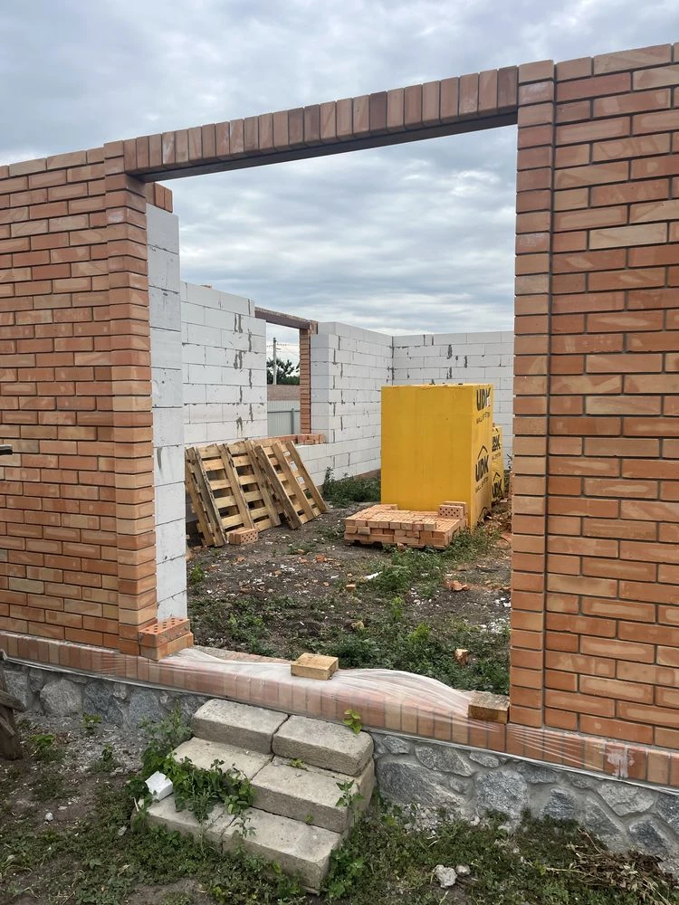 Продаж будинку ( період будівництва ) Біля парку Перемоги