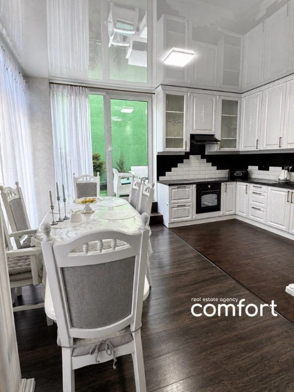 Rent 3-level penthouse 100 m² with terrace | Comfortable town