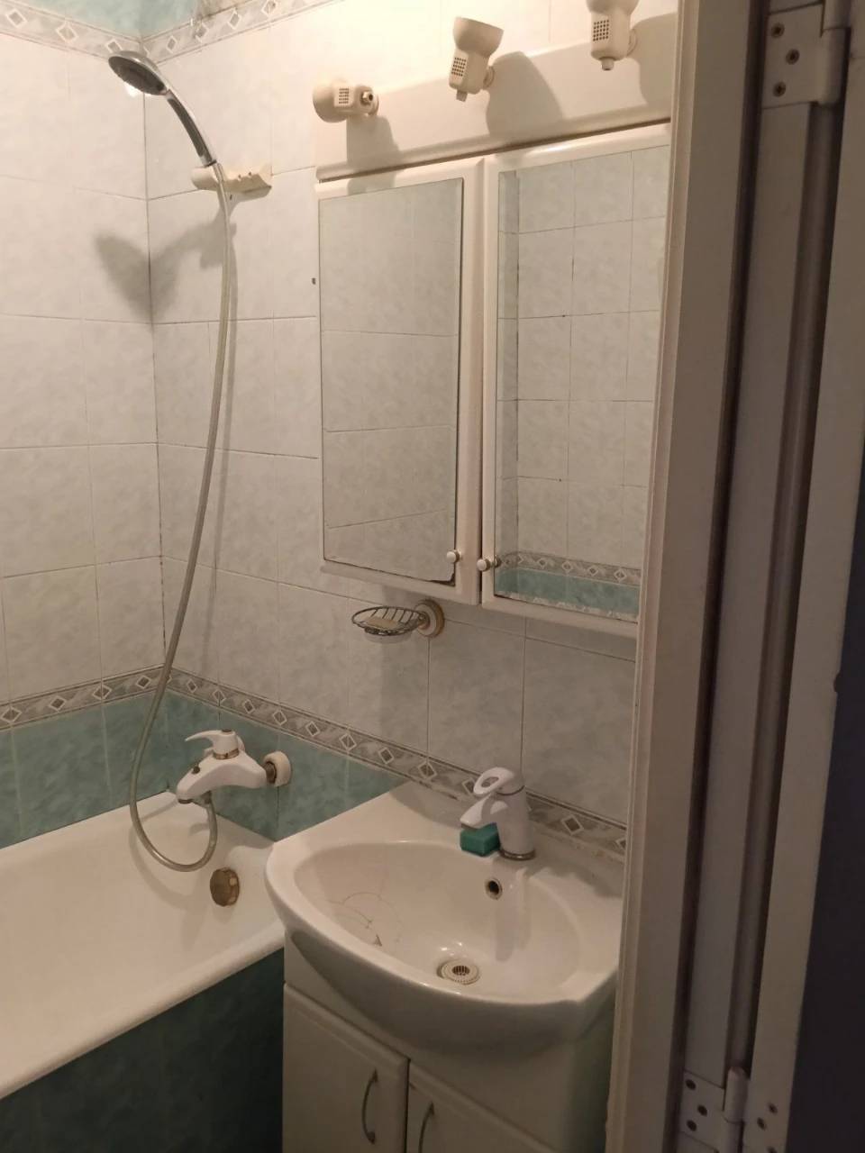 Rent 2-room apartment at Antonovich 162.