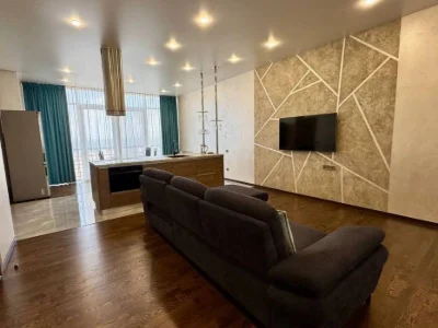 Продаж  2к квартири 81 м² в ЖК "Дует" ( Крутогірний узвіз, 2