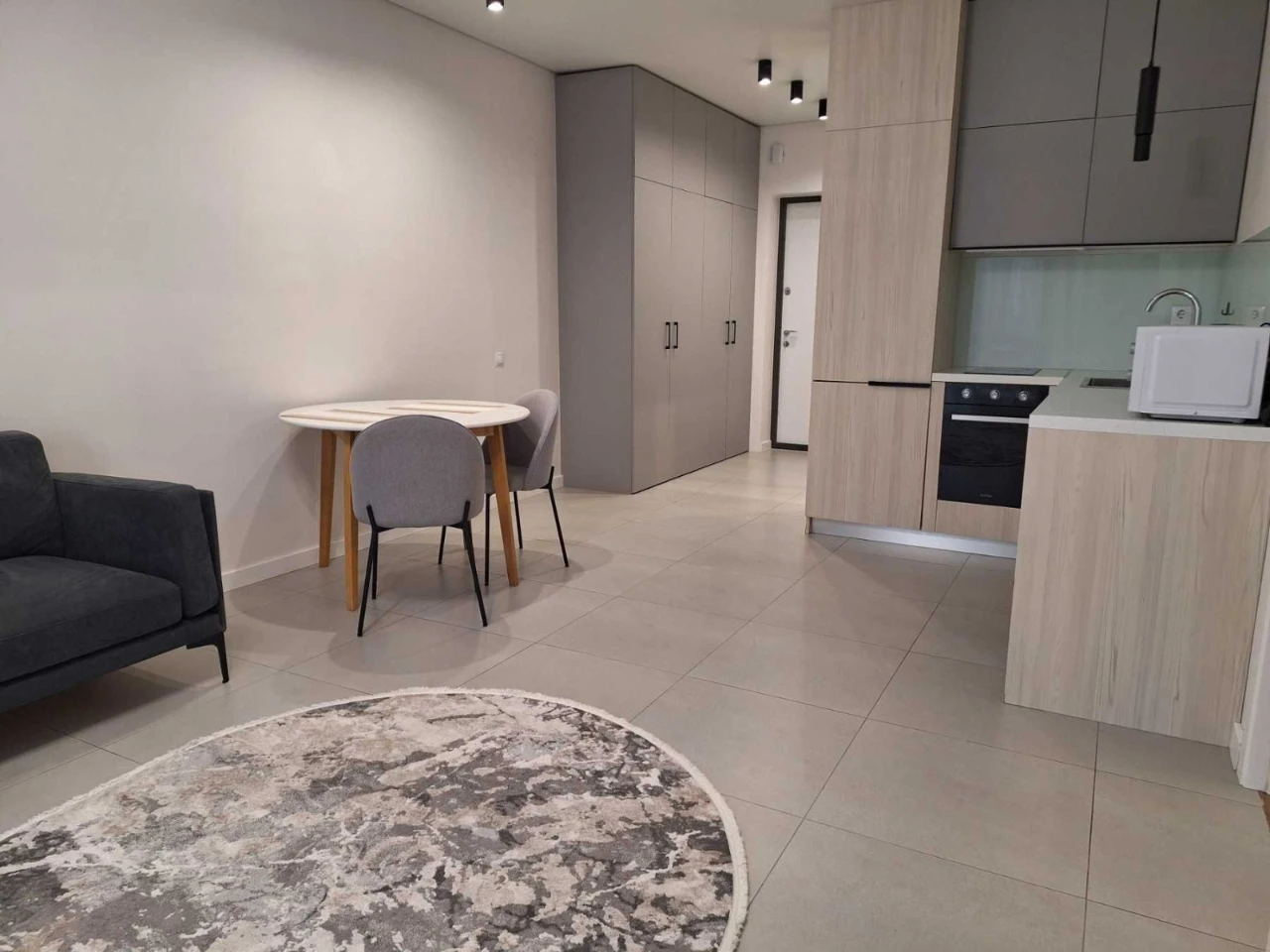 OWNER ONLY / 9th floor / Elevator to basement parking
