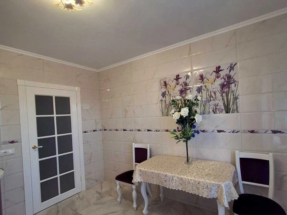 Apartment. Zdolbunivska Street, Kyiv